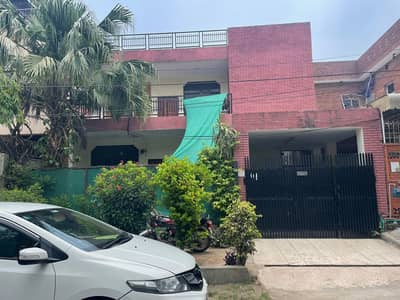 Massive 11.33 Marla House With 6 Bedrooms | Best Location Samanabad