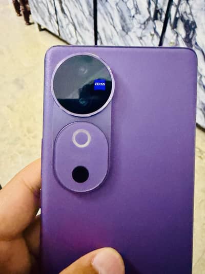 Vivo V40