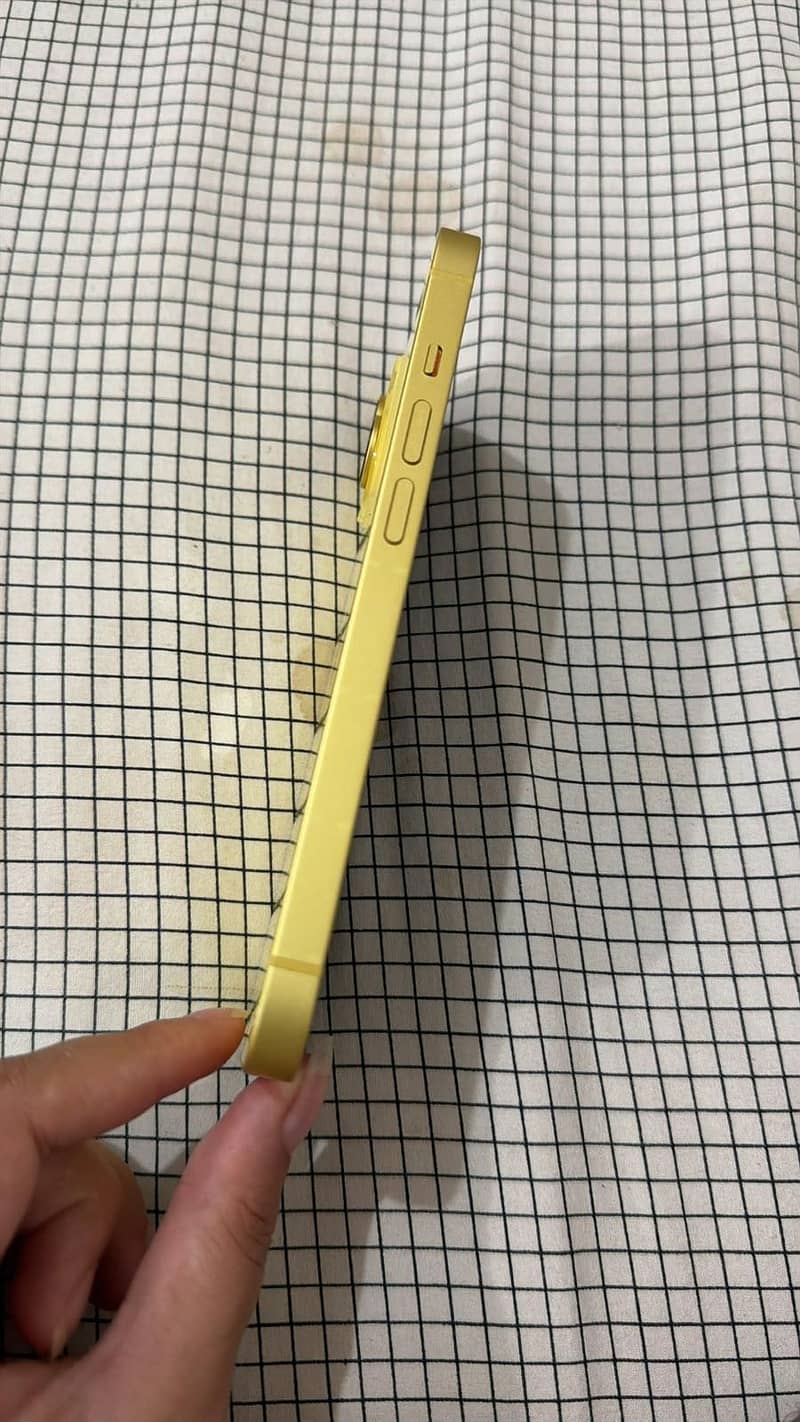 Apple iPhone 14 2
