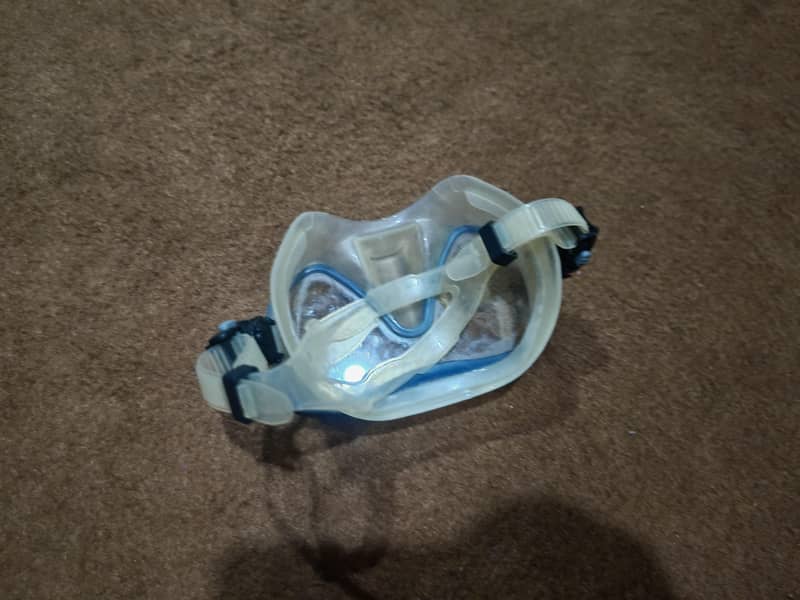 Diving goggles 1