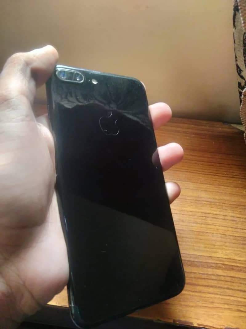 Apple iPhone 7 Plus 2