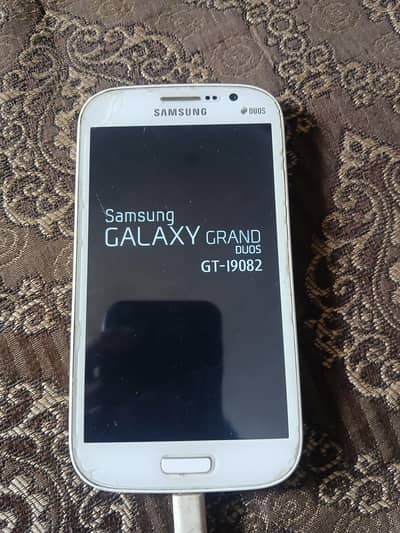 samsung GT-I 9082.
