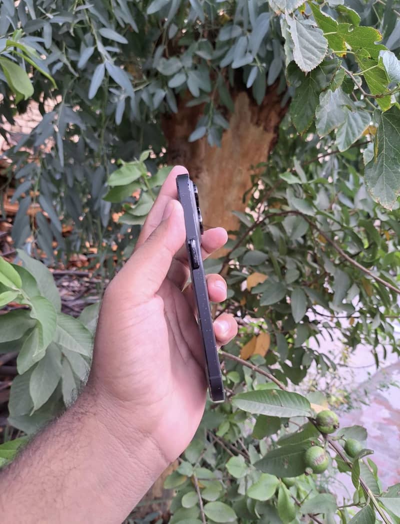 Apple iPhone 14 Pro 0