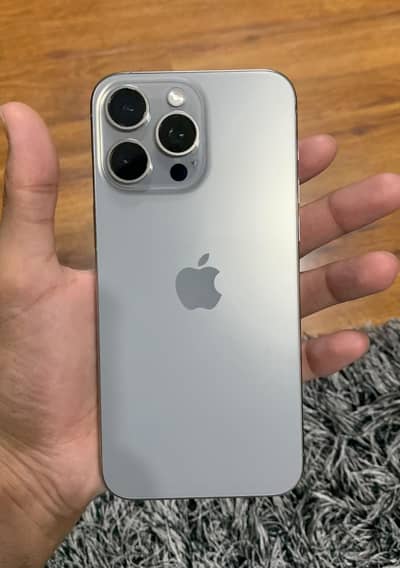 iPhone 15 Pro Max Natural Titanium
