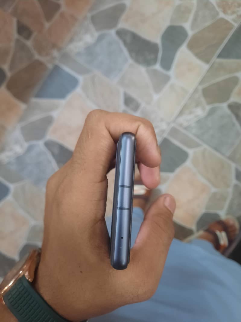 Google Pixel 7a 2