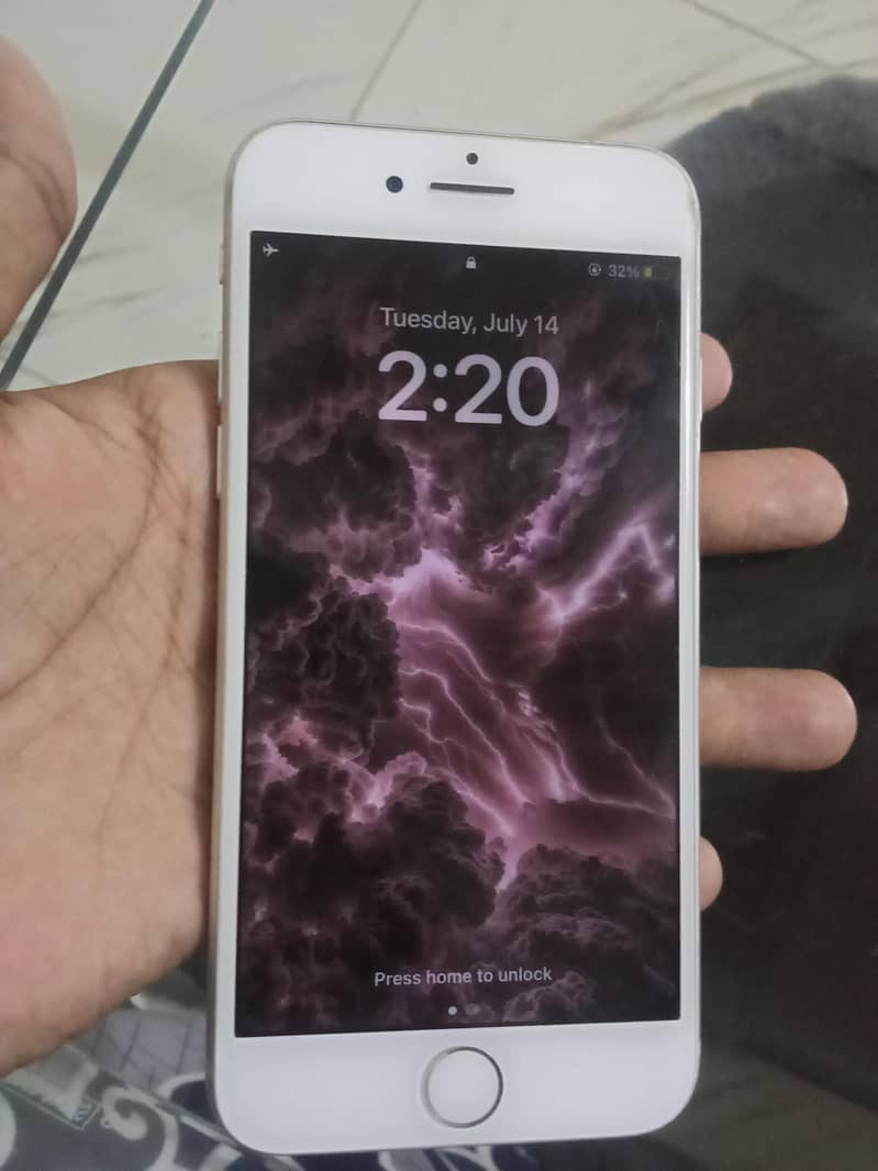 Apple iPhone 8 0