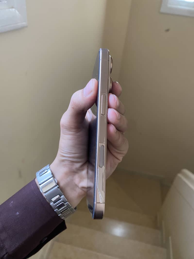 iPhone 16 Pro (10/10 condition) 3