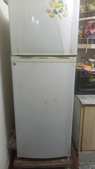 I am selling Refrigerator