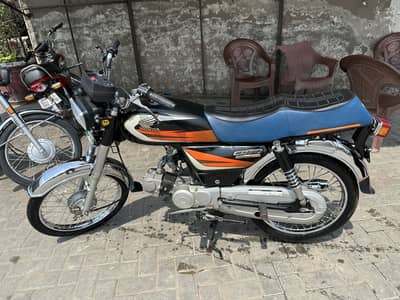 Bike for sale united modify hai kafi chizy Honda 70 ki lagi ha