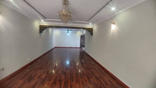 Superb House Renovated 6 BHK Spacious F-11 For Rent