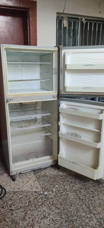 Dawlance fridge large size