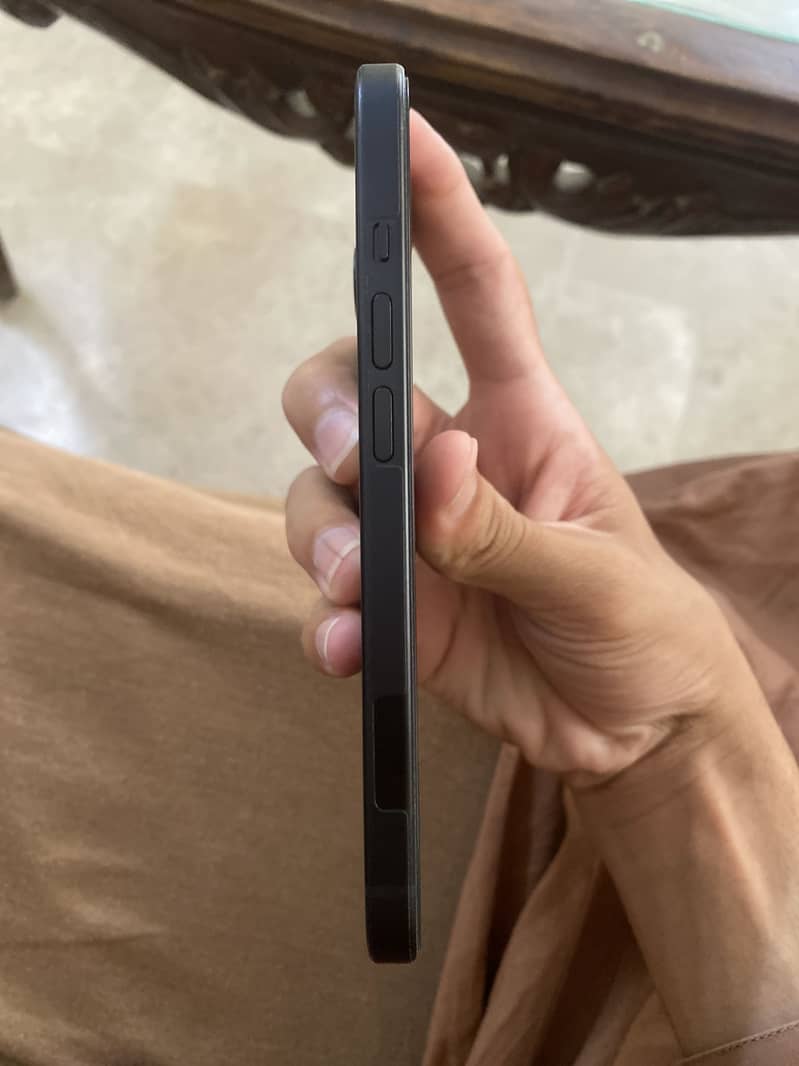 Apple iPhone 15 4