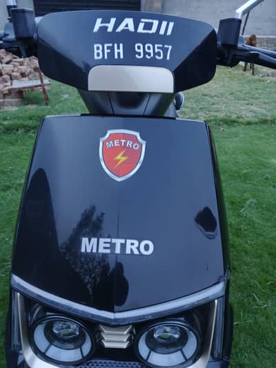 Metro M6 Electric Scooty (Mint Running, All Documents Complete)