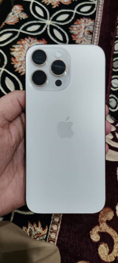 Apple iPhone 16 Pro Max