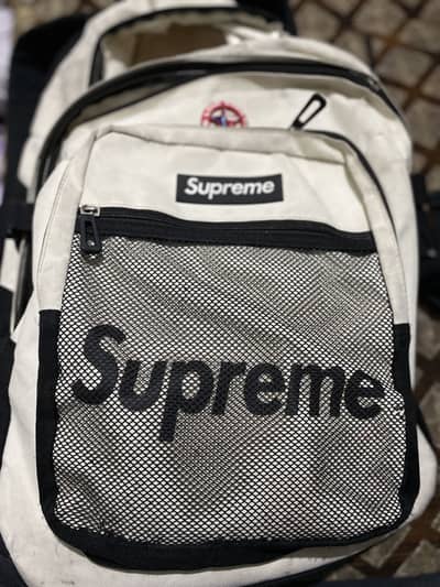 Supreme bag offwhite colour 10/8 condition