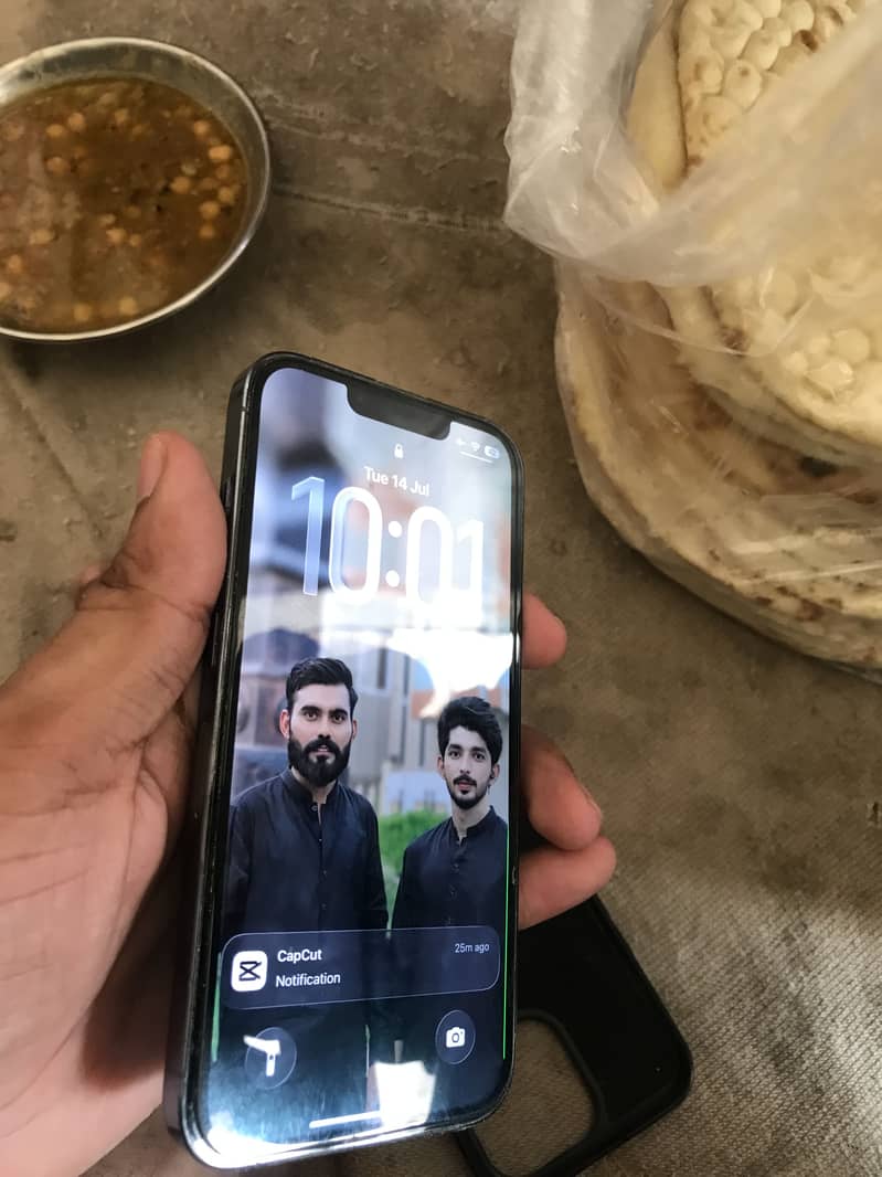 Apple iPhone 13 Pro 2