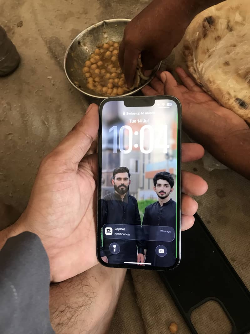 Apple iPhone 13 Pro 4