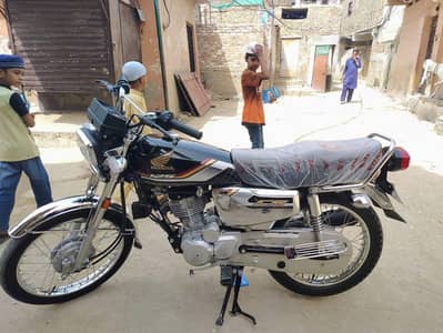 cg125 special edition silver nd black. . .