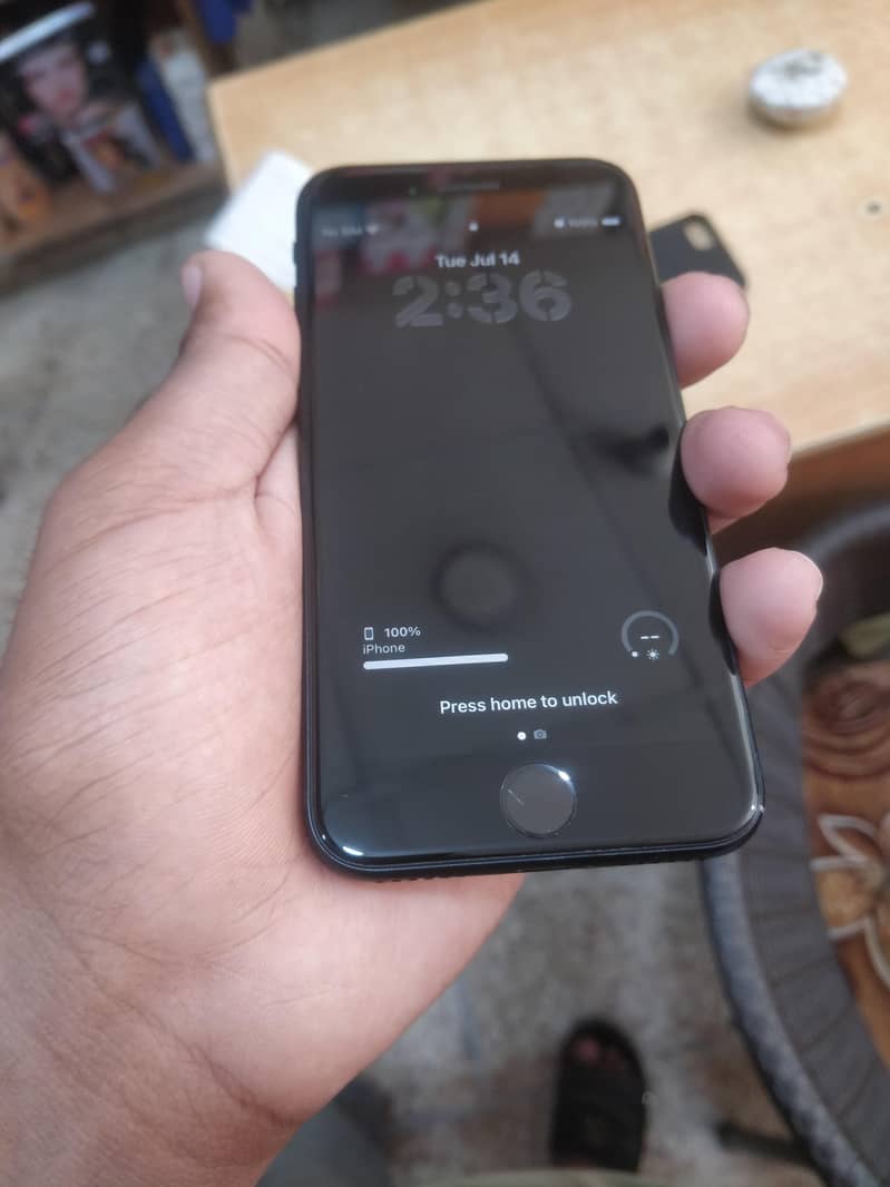 Apple iPhone SE 7