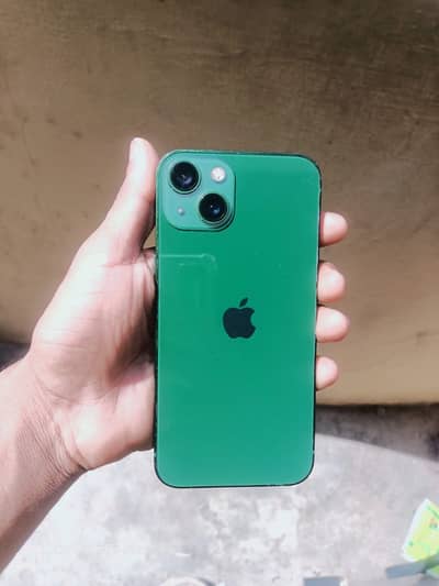 Apple iPhone 13