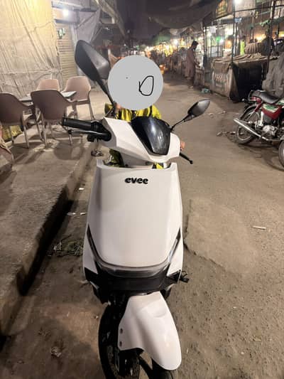 Evee Gen Z pro 90km range lithium battery very low price