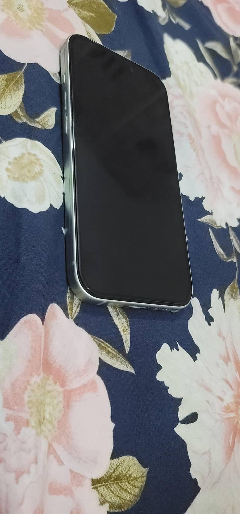 Apple iPhone 15 3