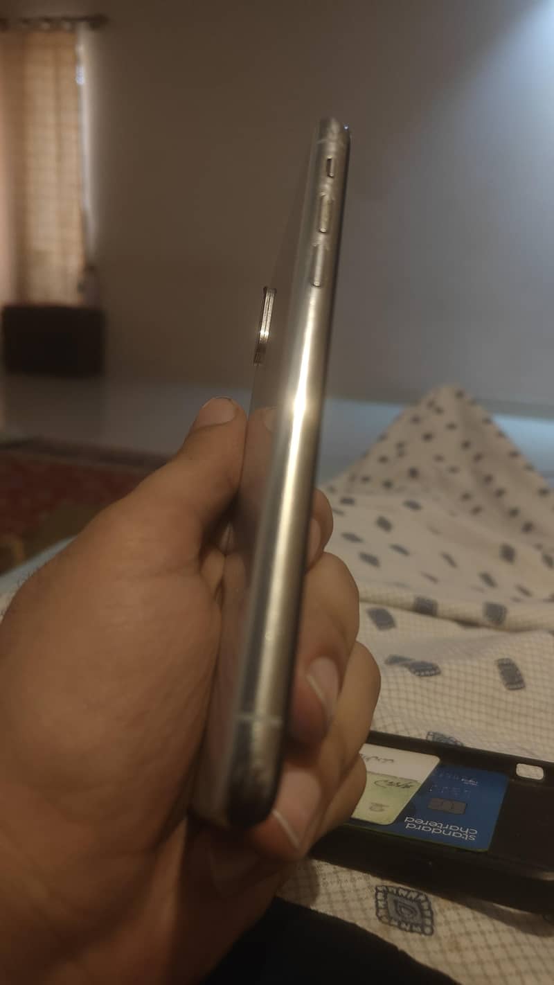 Apple iPhone X 2