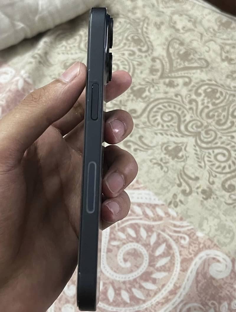 iPhone 14 2