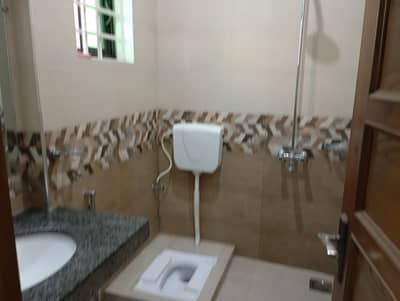 Beautiful upr portion with servent room for ideal family living