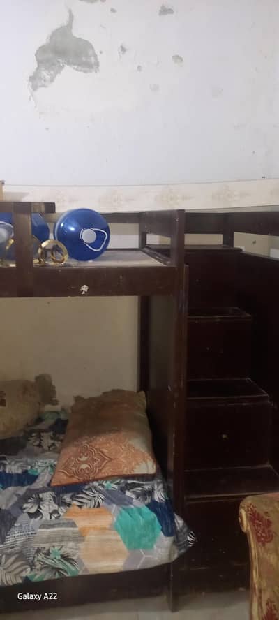 double highted bed
