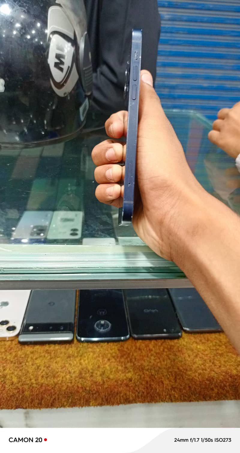 Apple iPhone 12 5