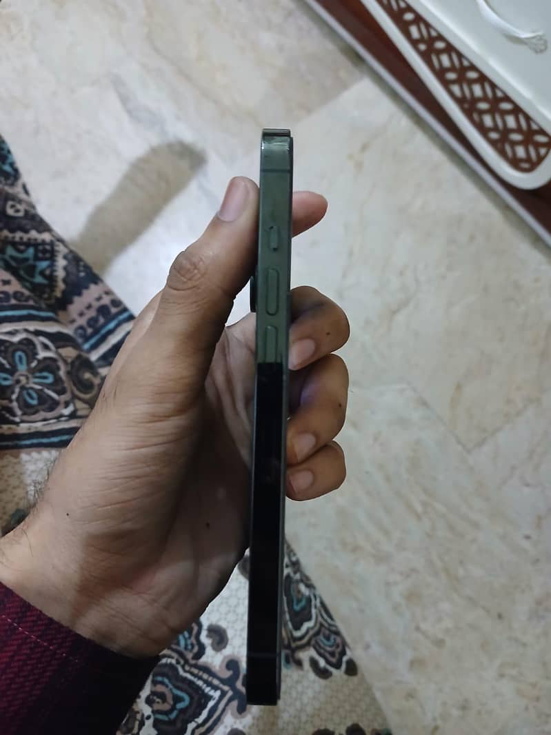 Apple iPhone 13 Pro 3