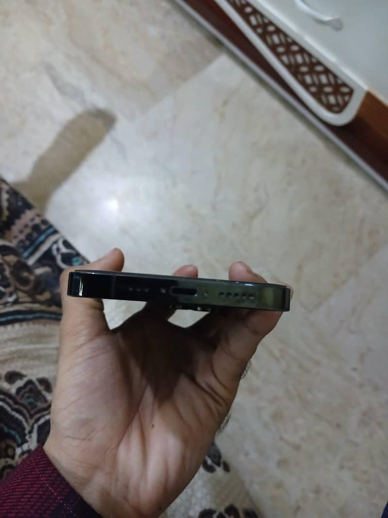 Apple iPhone 13 Pro 4