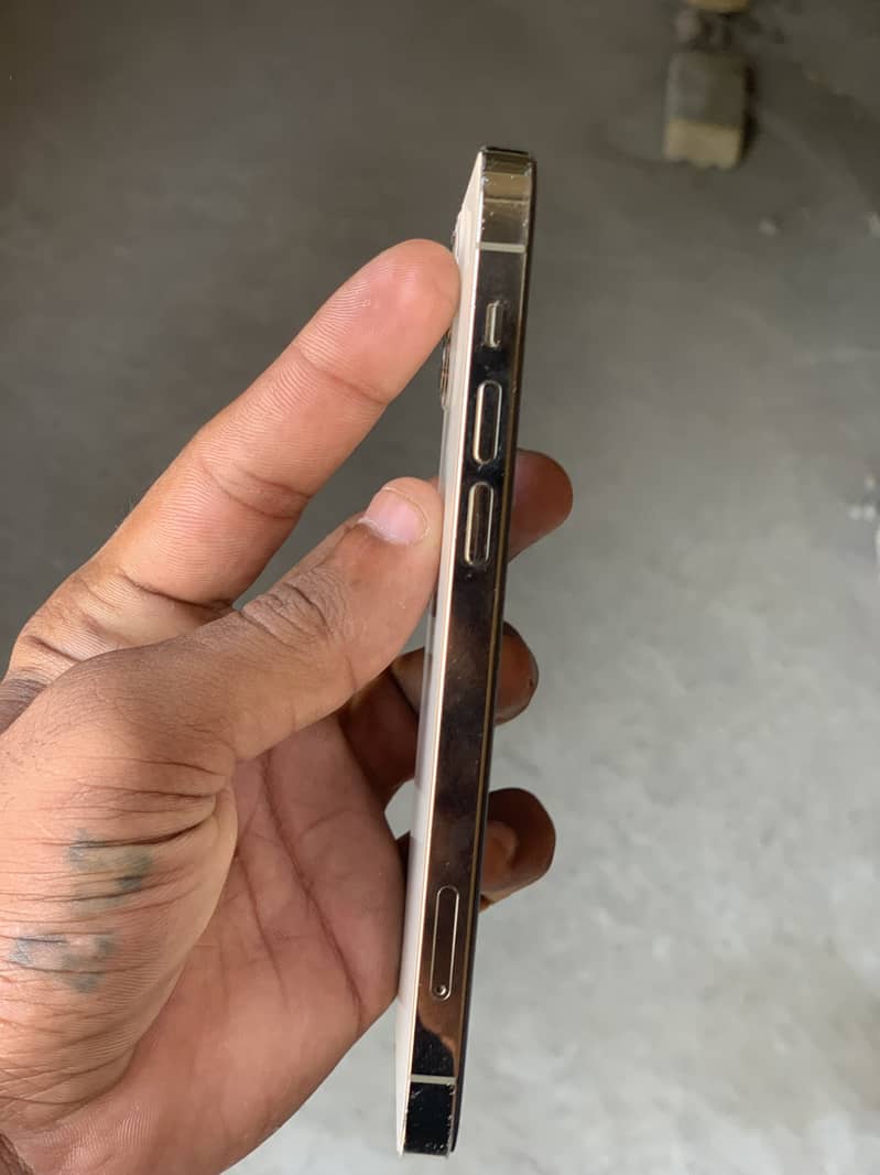 Apple iPhone 12 Pro 6