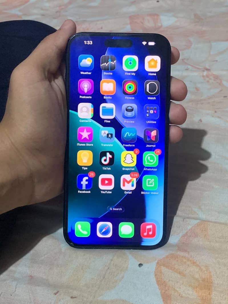 Apple iPhone 15 plus 1