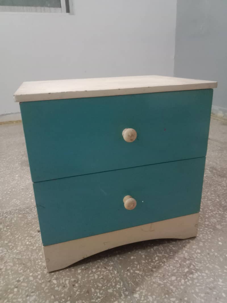 side table 0
