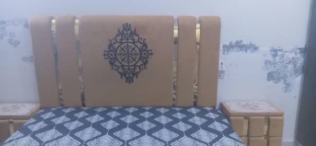 condition 10/8  full bed set
