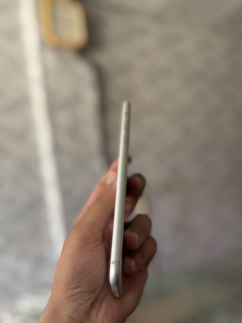 Apple iPhone 8 Plus 3