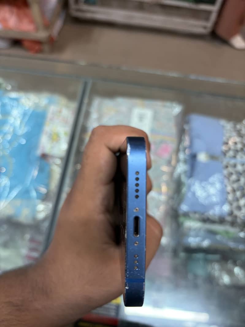 Apple iPhone 13 7
