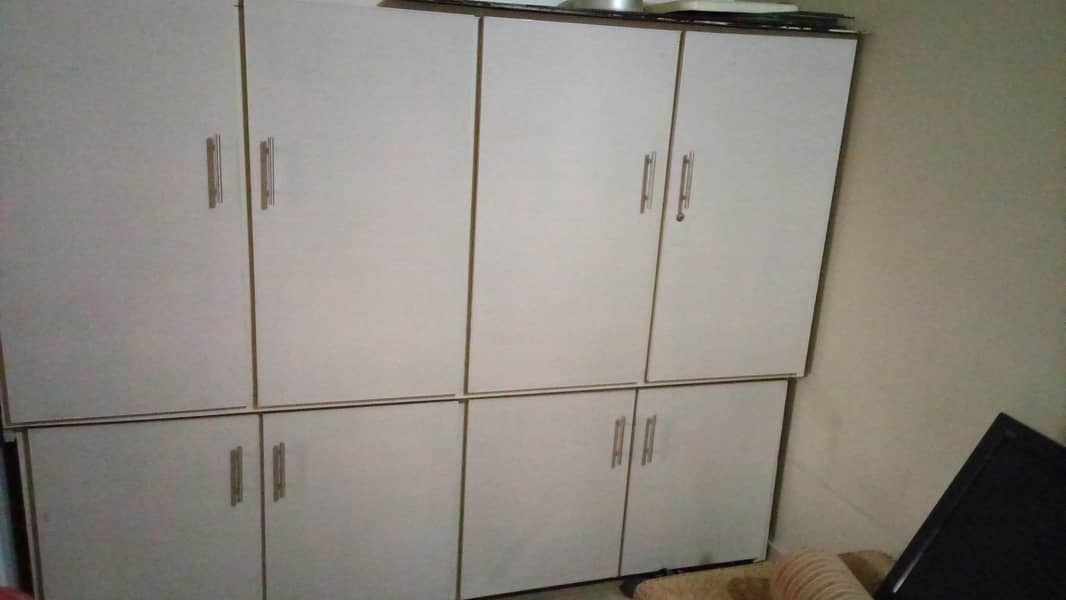 wardrobe 0
