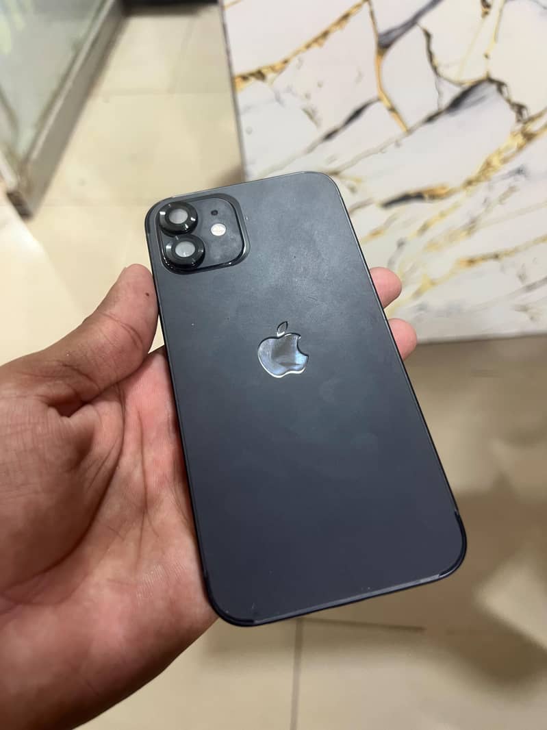 Apple iPhone 12 2