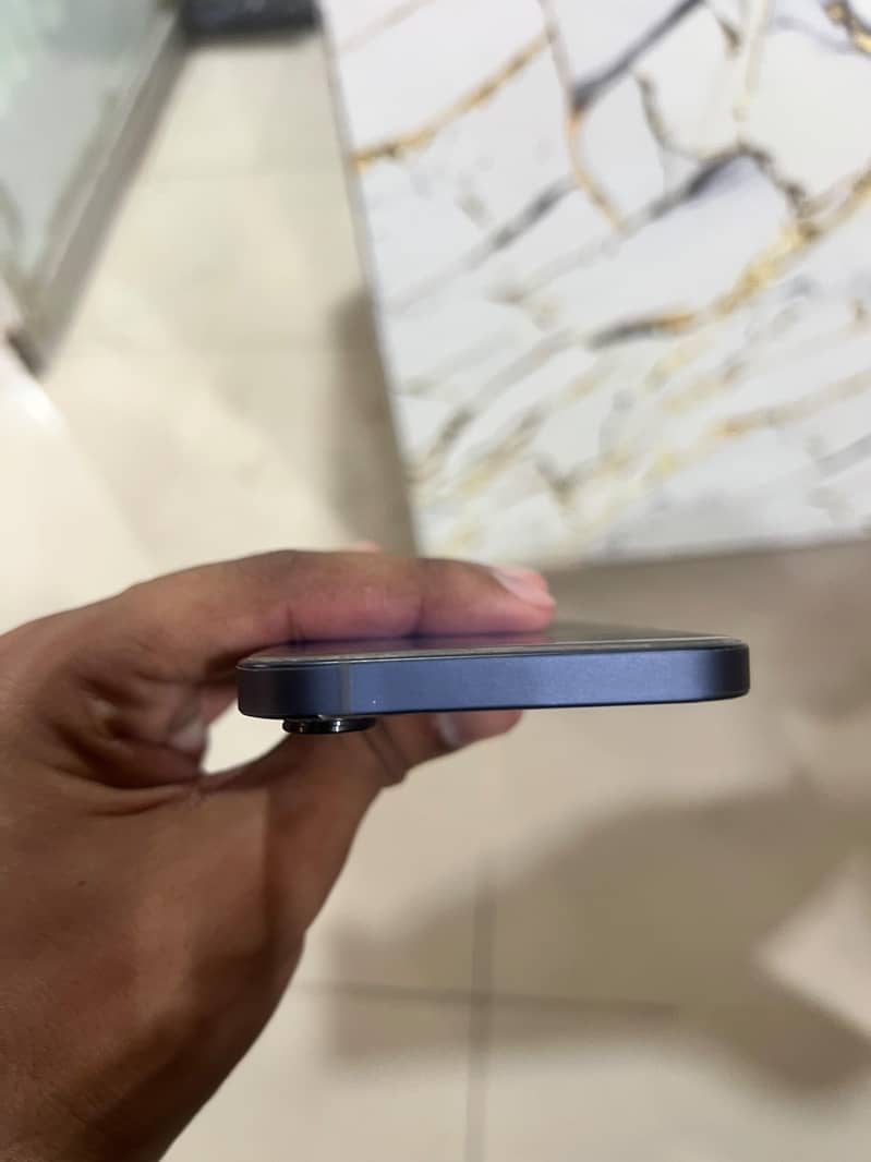Apple iPhone 12 5