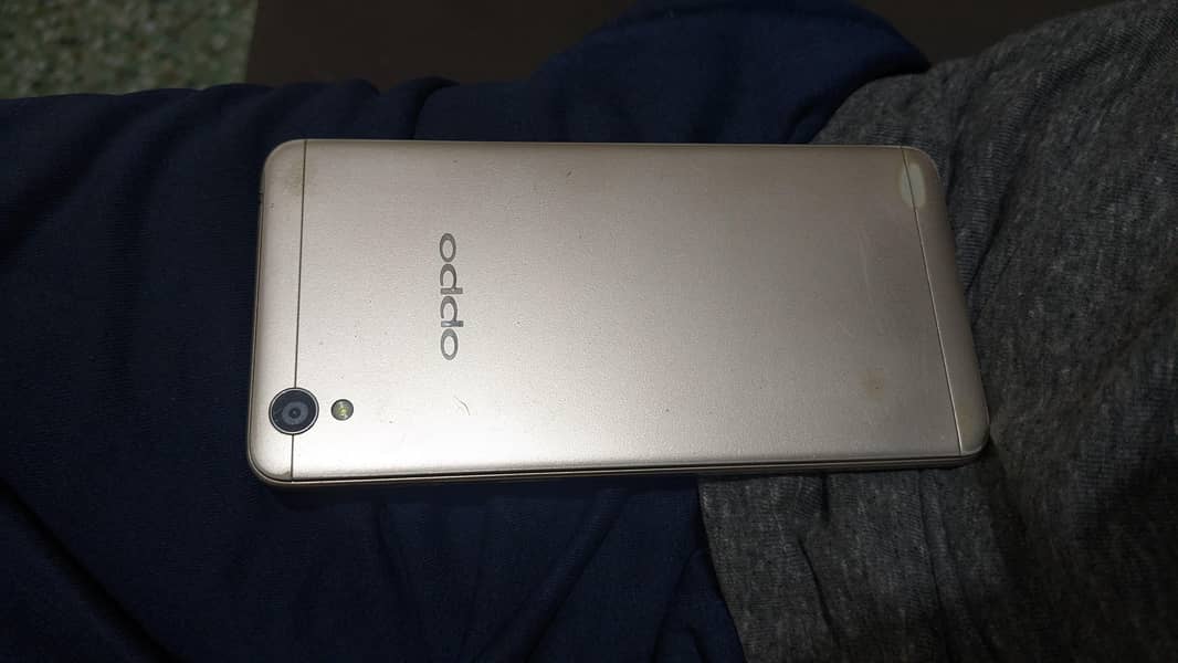 OPPO A37 1
