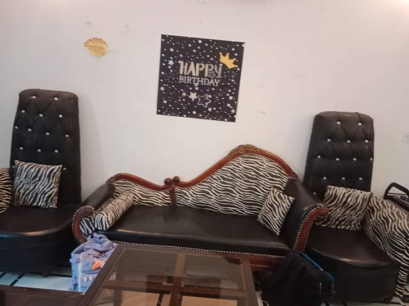 Sofa And Dewan Set 0