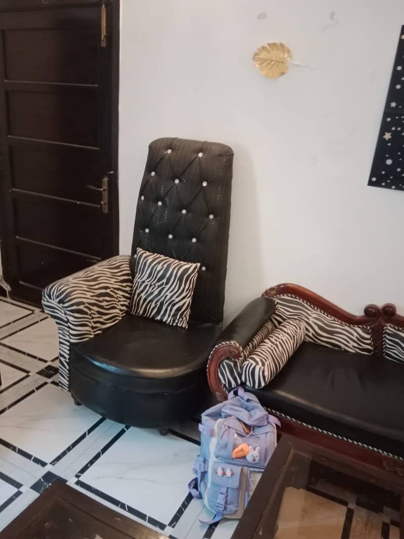 Sofa And Dewan Set 1