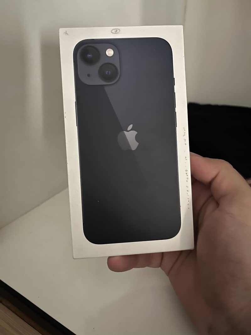 Apple iPhone 13 2