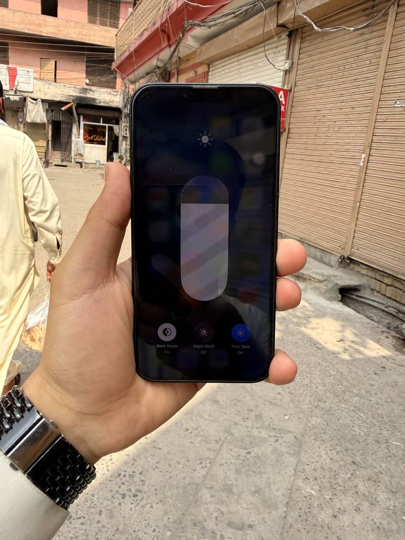 Apple iPhone 13 4