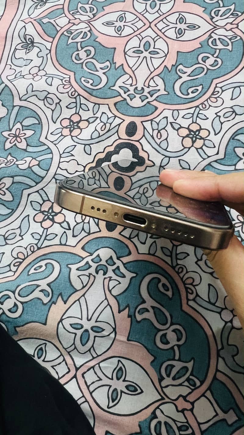 iphone 16 pro 2