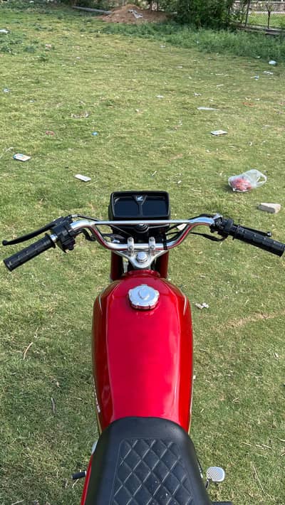 Honda 125 for sale 14 model all genuine.