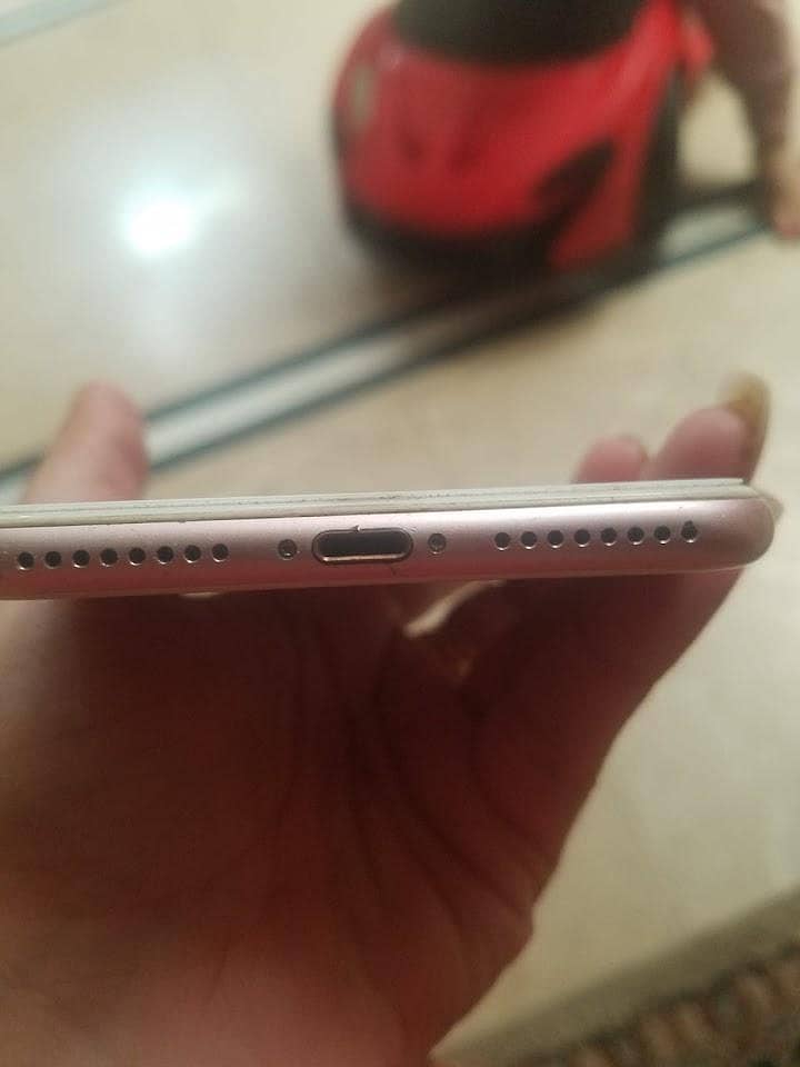 Apple iPhone 7 Plus 4